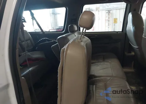 2000 Ford Excursion Limited from USA, damaged, VIN 1FMNU43S3YEE15080